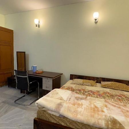 Grand Bungalow 5 Min From Prayagraj Junction Экстерьер фото