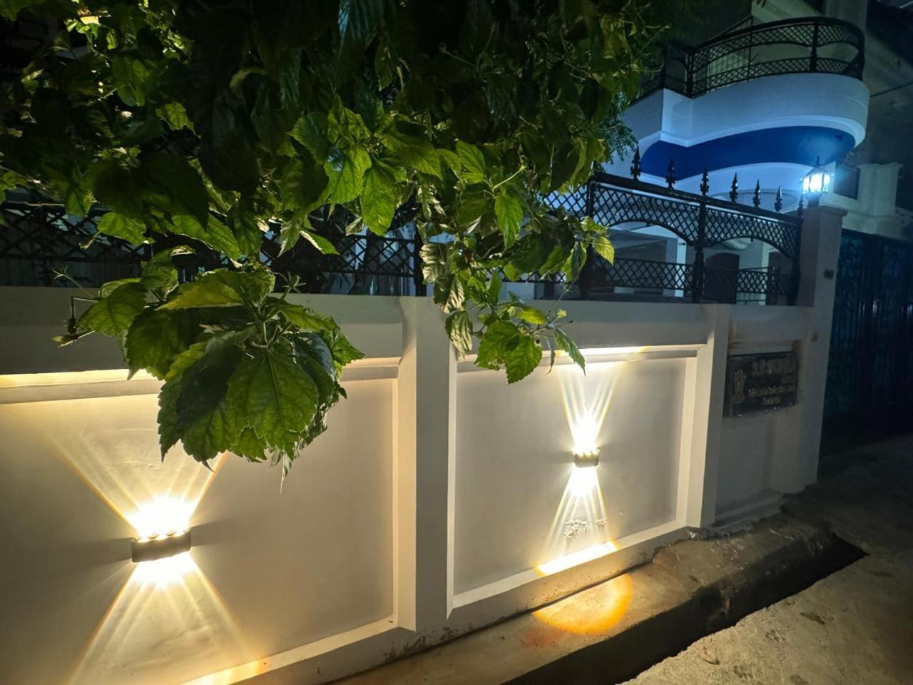 Grand Bungalow 5 Min From Prayagraj Junction Экстерьер фото